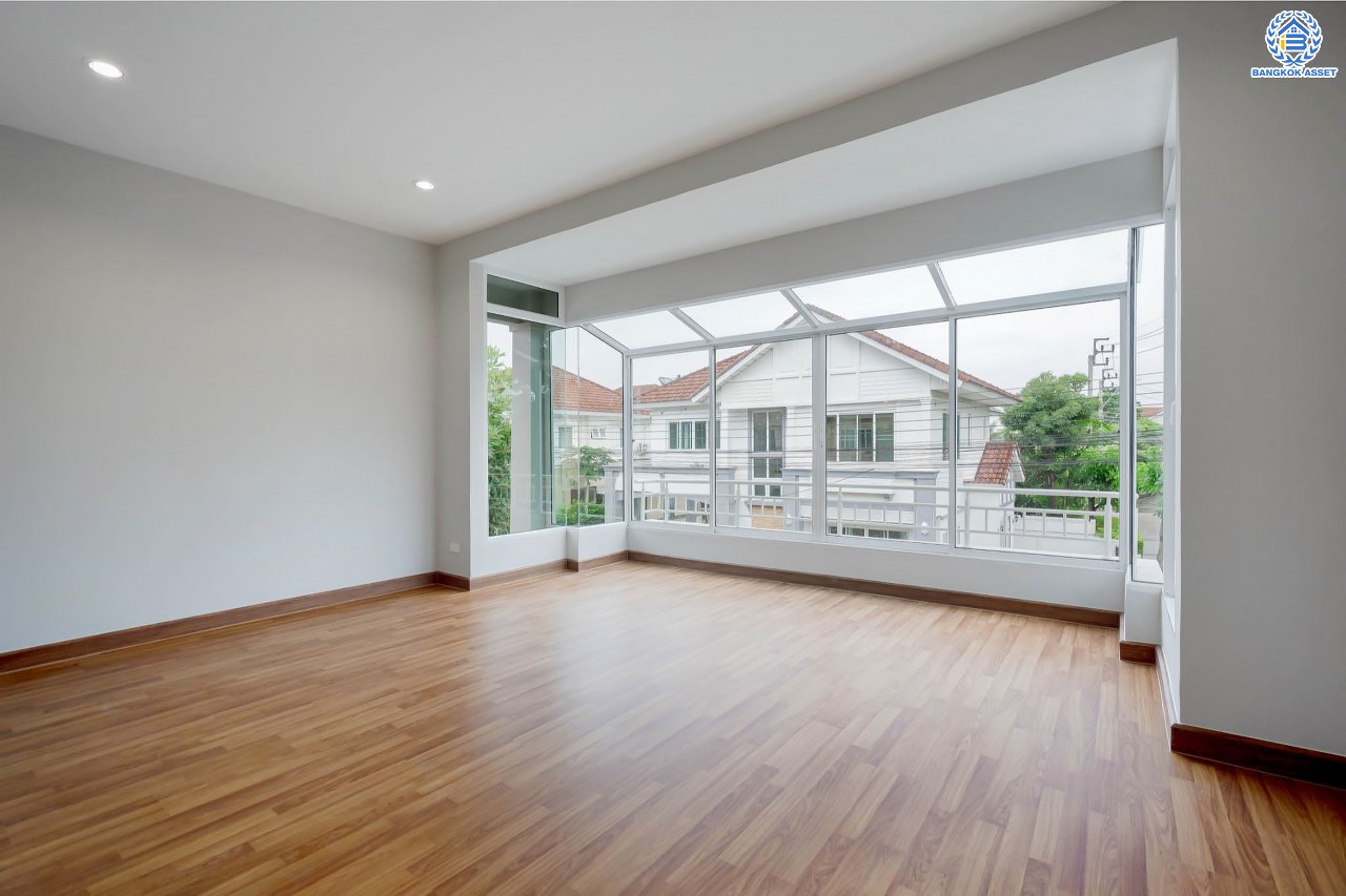 บ้านมือสองตกแต่งใหม่ ม.เพอร์เฟคเพลส1 ราชพฤกษ์ คุณภาพแบรนด์ Property Perfect เนื้อที่ 57.7 ตร.ว. บ้านเดี่ยวหลังใหญ่ ตอบโจทย์ทุกการอยู่อาศัย ฟังก์ชัน 3 ห้องนอน 3 ห้องน้ำ จอดรถได้ 2 คัน บนทำเลติดถนนราชพฤกษ์ ใกล้วงเวียนพระราม5 และรถไฟฟ้า "สถานีบางรักน้อยท่าอิฐ"